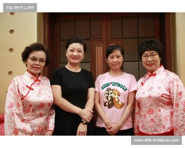 马尔蒂尼获金足奖圣西罗举行盛大致敬仪式荣耀传奇人生